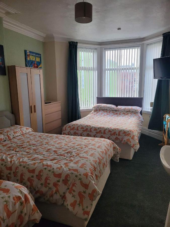 Bed and Breakfast The Clevedon à Blackpool Extérieur photo