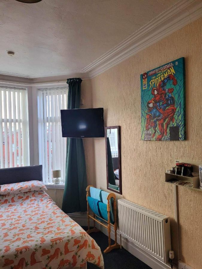 Bed and Breakfast The Clevedon à Blackpool Extérieur photo