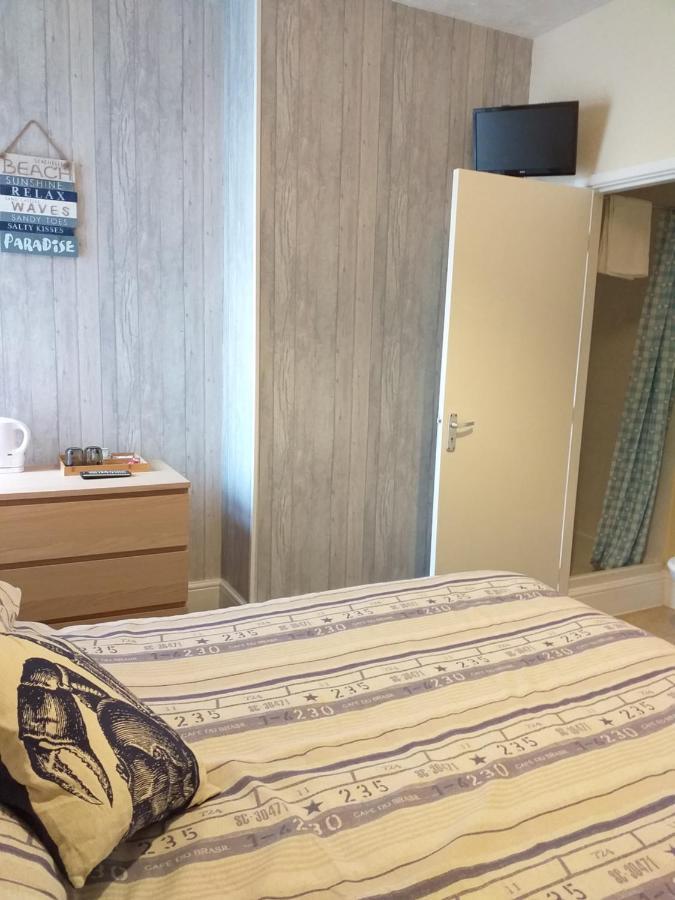 Bed and Breakfast The Clevedon à Blackpool Extérieur photo
